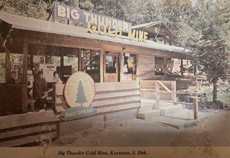 Vintage postcard of Big Thunder Gold Mine entrance and gift shop in Keystone, South Dakota.